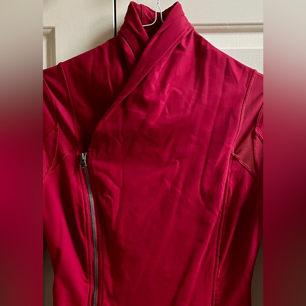 🍒LULULEMON BHAKTI Jacket CRANBERRY RED sz 10 Double Zip Yoga Define - Picture 2 of 4